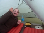 Das erste Mal essen im Zelt ist angesagt!:)